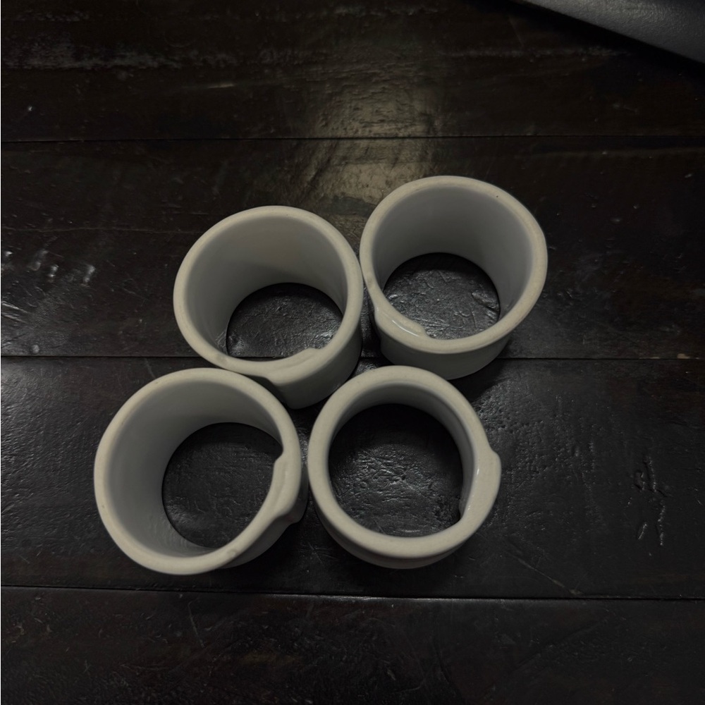 4 thanksgiving table cloth rings from crate & barrel